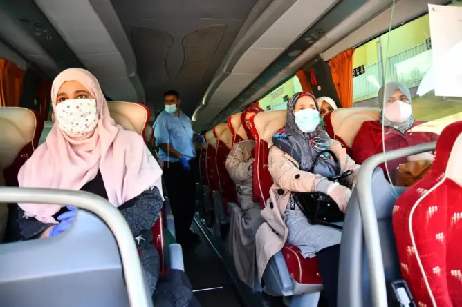 العائدون من سبتة يغادرون الحجر بدون إصابات.. والسلطات تخضع مئات العاملين بـ”رونو” للفحص