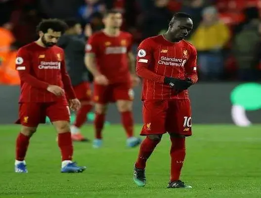 وضع “كارثي” في إنجلترا .. هل سيتم إلغاء منافسات الدوري
