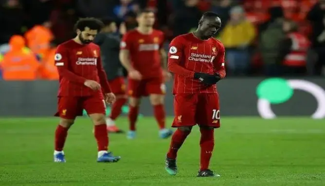 وضع “كارثي” في إنجلترا .. هل سيتم إلغاء منافسات الدوري
