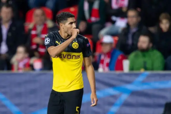 بروسيا دورتموند الألماني يسعى لتمديد إعارة النجم المغربي حكيمي لموسم آخر