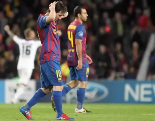جائحة كورونا تحول 2020 إلى “سنة الحزن والسواد” في ملاعب كرة القدم عبر العالم
