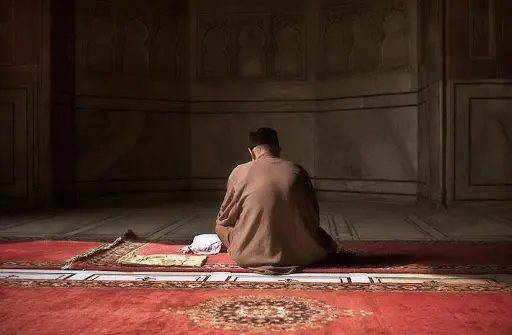 سلطات الدشيرة الجهادية تغلق مسجدا ظهرت تشققات بقُبته