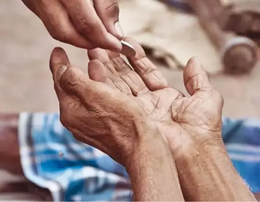 مضايقة المصلين بالتسول أمام المساجد تسائل وزير الأوقاف