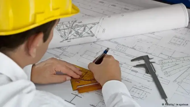 مهندسون ينددون بـ”تملص” مقاولات من التزامتها ويتخوفون من تعثر الموسم الجامعي
