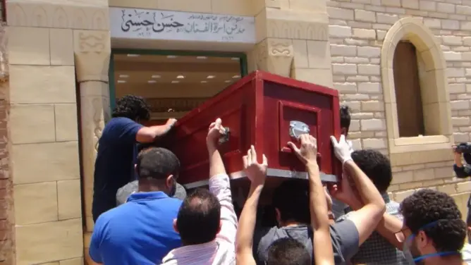 كورونا تمنع نجوم مصر من حضور جنازة حسن حسني.. وشقيقه يكشف اللحظات الأخيرة (فيديو)