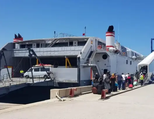 من ميناء طنجة المتوسط .. إسبانيا تعيد حوالي 3000 من العالقين بالمغرب (صور)