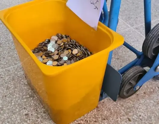 قيمتها مليون سنتيم.. مواطن يؤدي غرامة لرئيس بلدية أكادير بقطع نقدية