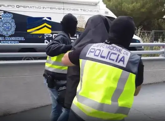 متورط في تمويل أنشطة إرهابية .. اعتقال عنصر خطير بـ”داعش” بسبتة المحتلة (فيديو)