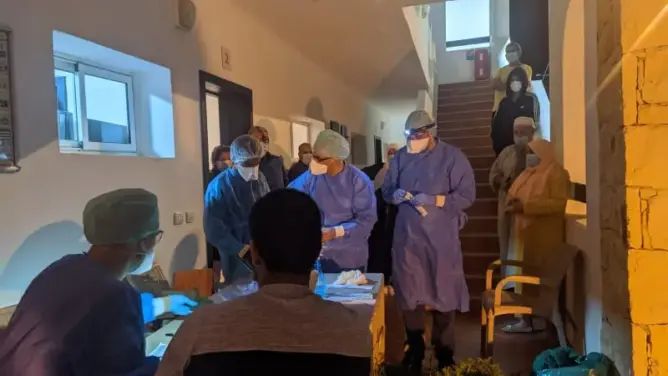 الدفعة الأولى من المغاربة العائدين من إسبانيا يُغادرون إلى منازلهم (صور)