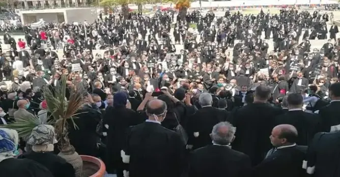 محامو البيضاء يؤيدون تدخل الجيش بالكركرات ويعلنون دعمهم الكامل من أجل الوحدة