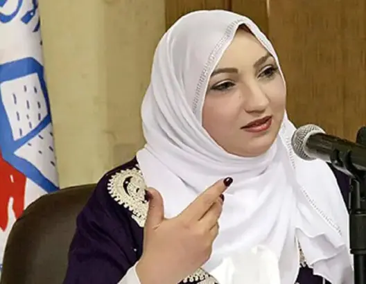 الأديبة سناء الحافي: الشعر يبدأ من قول “أحبك” وليس “أخونك”