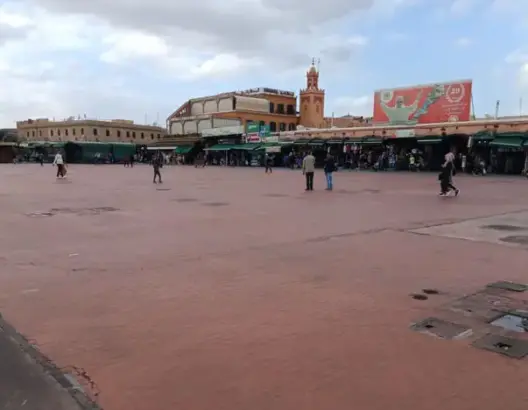 مهنيو ساحة جامع الفنا بمراكش يلتمسون إعفاءهم من الكراء والضرائب