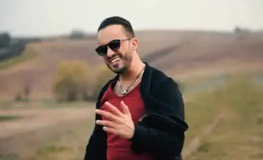 بعد غنائه بالإنجليزية.. سامي باي يستعد لتصوير “كليب” باللغة الفرنسية 