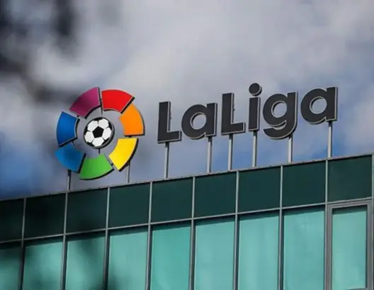 عجلة الدوري الإسباني تعود للدوران والصراع متواصل بين قطبي إسبانيا