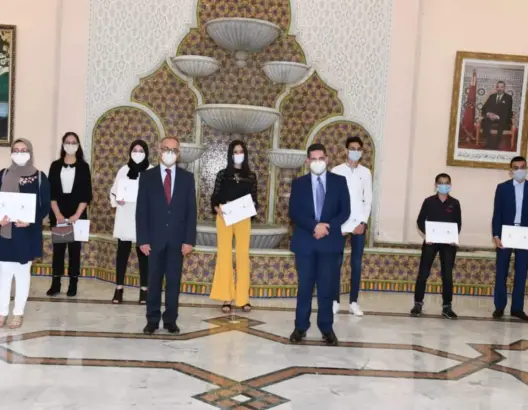 أمزازي وبنموسى يختاران مواضيع تحليلية حول “مغرب الغد” لـ 22 تلميذا (صور)