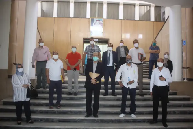 مقاهي مدينة مراكش تعود لتقديم خدماتها بـ”حذر”