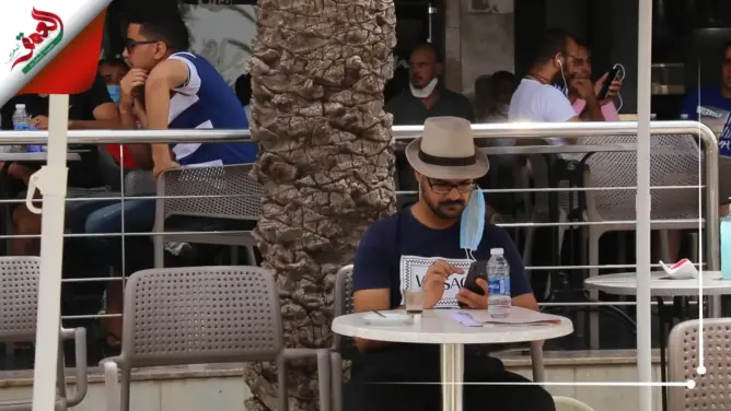 مقاهي مراكش بعد تخفيف الحجر.. عودة متذبذبة ومواطنون فرحون (فيديو)