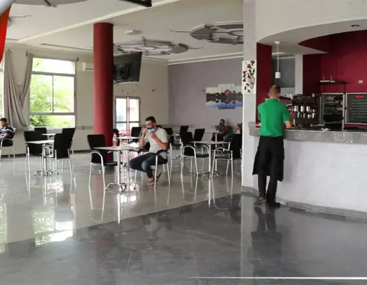 فرحة زبناء المقاهي بـ”الحاجب ” في اليوم الأول من استئناف أنشطتها (فيديو)
