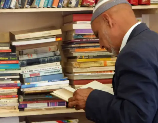 المثقف العربي يُنتج الثقافة أم تُنتِجُه الثقافة السائدة في وطنه؟