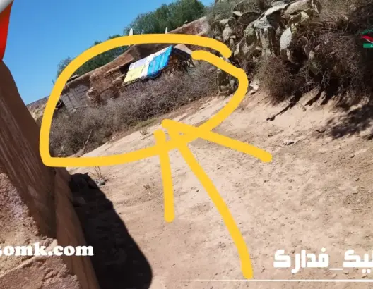 متضرر بتارودانت يطالب بتنفيد حكم فتح طريق صدر 2015.. ويصرخ:”كاندوز من ساقْية لْداري” (فيديو)