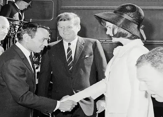 هكذا استقبله كينيدي.. لقطات نادرة توثق لأول زيارة للحسن الثاني لأمريكا عام 1963 (فيديو)
