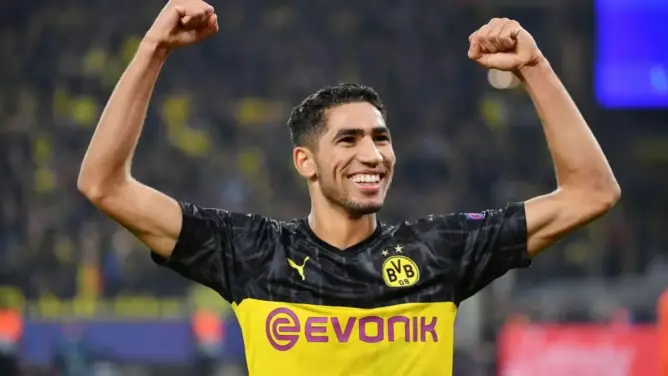 الدولي المغربي أشرف حكيمي يدير ظهره لريال مدريد