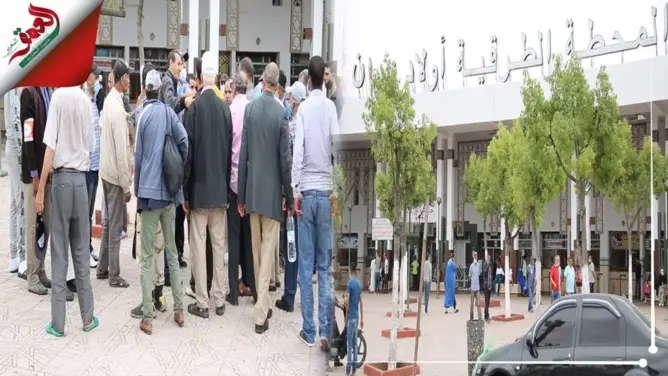 مهنيو النقل الطرقي بـ”أولاد زيان” يرفضون استئناف العمل.. وغضب بين المواطنين (فيديو)