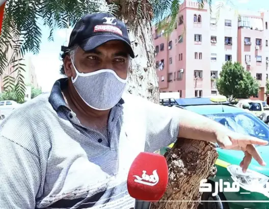 “3 مقاعد” في الطاكسي الكبيرة بمراكش ومشاكل جديدة تعيق عودة السائقين للعمل (فيديو)