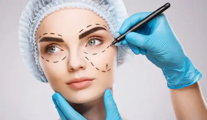 عملية تجميل في مصحة بالرباط تنتهي بوفاة مدونة (صورة)