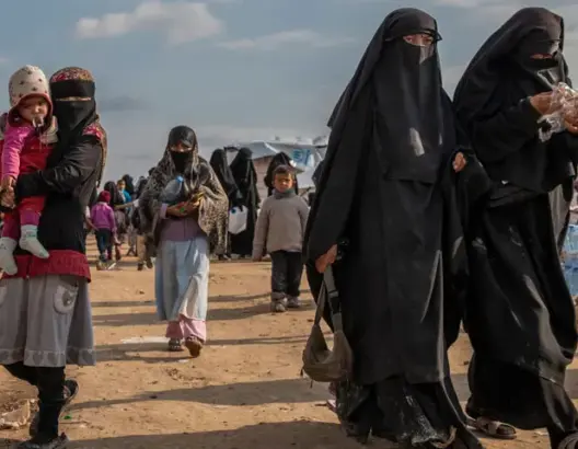 رصاص يخترق جسد طفل.. تفاصيل 3 أيام من الجحيم عاشها مغاربة بمخيم الهول بسوريا