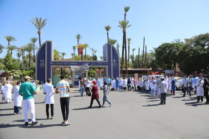 نقابة بمراكش تحتج ضد تحويل وحدة جراحية بمستشفى ابن طفيل لـ”مصلحة كورونا”