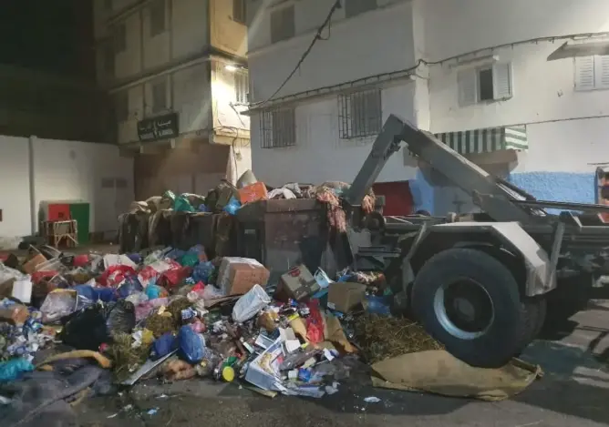 الرباط مُهددة بالغرق وسط الأزبال بعد توقف الشركة المدبرة لمطرح “أم عزة”