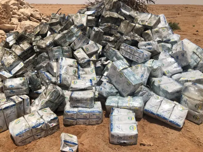 مطالب بفتح تحقيق في حرق مئات علب الحليب الموجهة لفقراء الداخلة (فيديو)