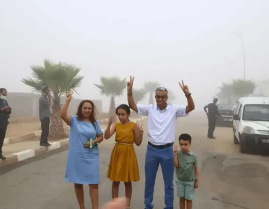 بالعناق والبكاء.. حميد المهداوي يعانق الحرية