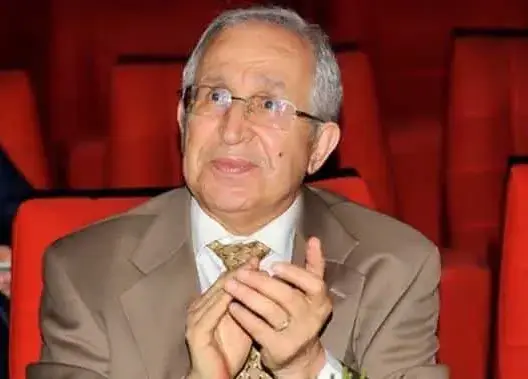 إعلامي ووزير سابق