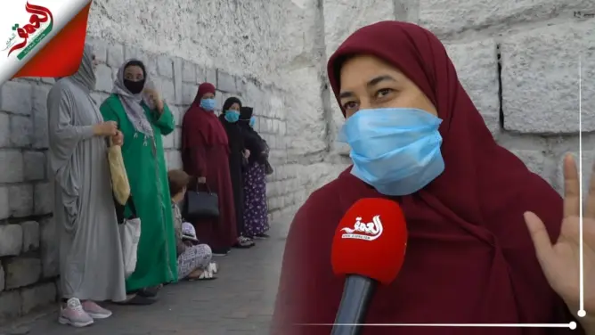 امتحانات الباك.. تعليقات مؤثرة لأمهات ينتظرن أبناءهن لساعات تحت أشعة الشمس (فيديو)