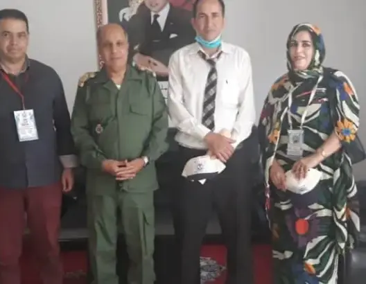 وفد من فريق السلام الدولي التابع للمنظمة الهولندية IOPHR يحل بعمالة السمارة