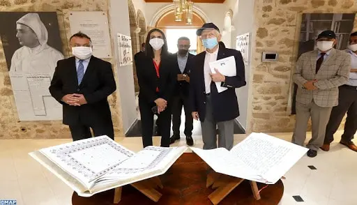 وزيرة السياحة والمستشار الملكي