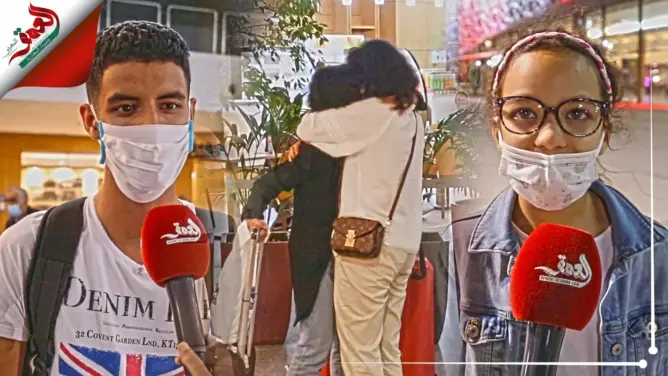 مغاربة يلتقون بذويهم بمطار الرباط سلا