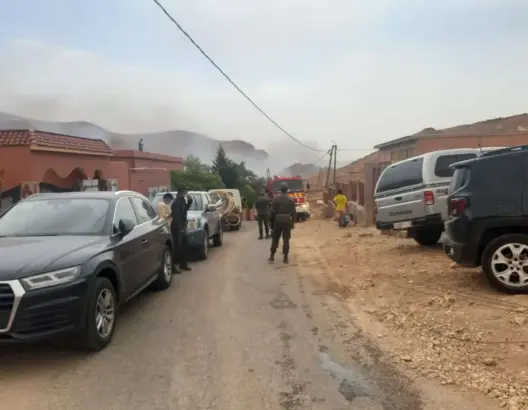 الجهود متواصلة لاحتواء حريق أكبر واحة بتزنيت .. والمناخ يمنع تدخل الطائرات (صور)
