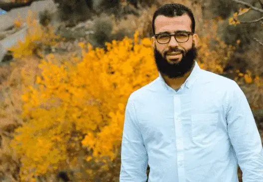 المغني المغربي المعتزل الشاب رزقي