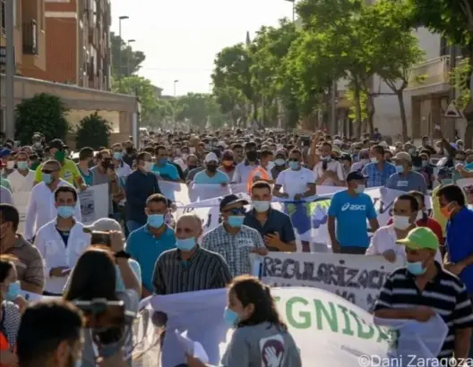 بمشاركة المناصفي.. عمال الضيعات الفلاحية المغاربة بإسبانيا ينتفضون ضد “العبودية” (صورة)