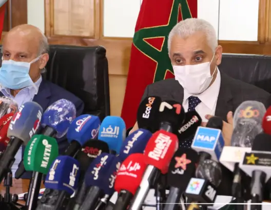 وزير الصحة يكشف عدد الأطر الطبية المصابة بكورونا.. ويشرح أسباب تزايد الحالات الحرجة