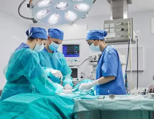 غضب في مواقع التواصل الاجتماعي بسبب مغادرة 1200 طبيب الجزائر نحو فرنسا