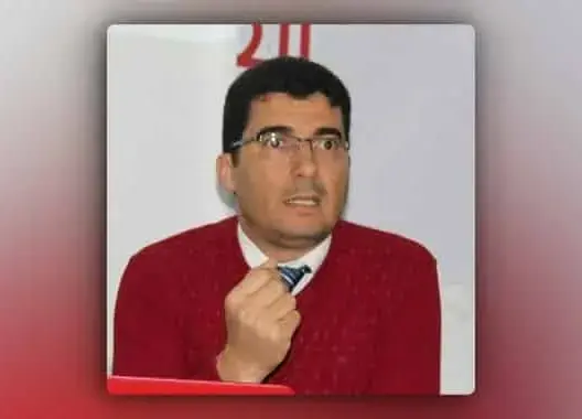 باحث مغربي