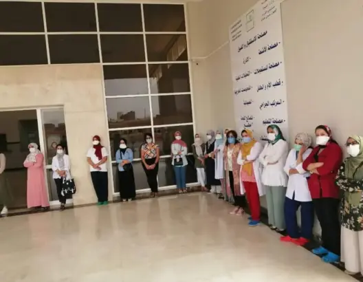 الشغيلة الصحية بالعيون سيدي ملوك تحتج على واقعة الإعتداء على ممرضة وتطالب بتحسين ظروف العمل