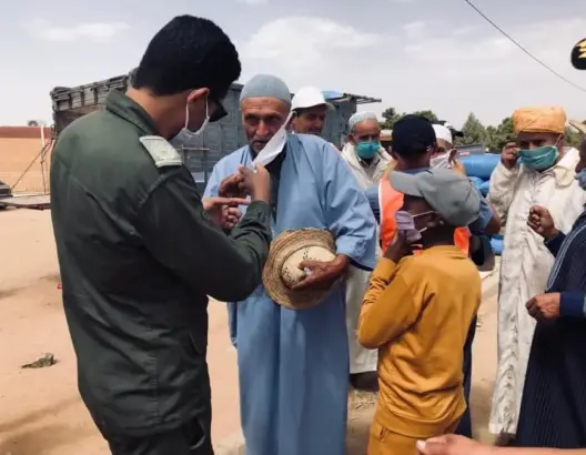 سلطات تارودانت تواصل توزيع الكمامات على ساكنة البوادي والقرى