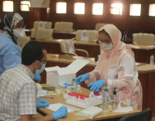 جماعة مراكش تخضع المئات من موظفيها لتحليلة كورونا “درءا لكل التخوفات”
