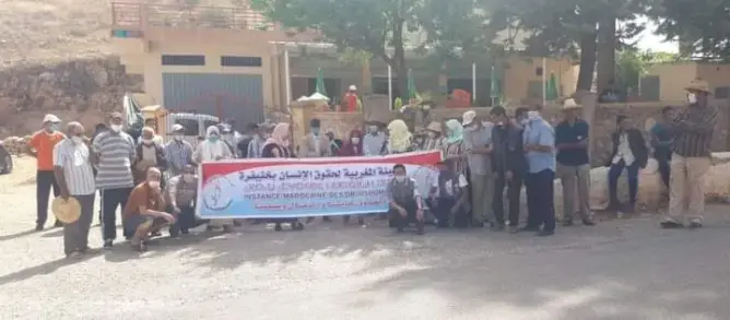 في أغنى جماعة بالإقليم.. ساكنة بأسول بخنيفرة تنتفض ضد “التهميش والعزلة” (صور)