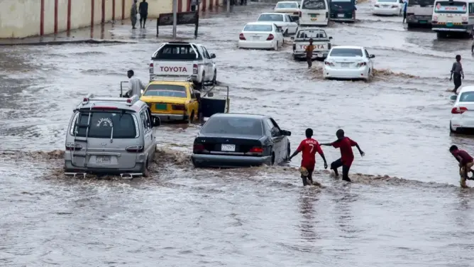 مصرع 20 شخصا وانهيار 4 آلاف منزل في فيضانات بالسودان
